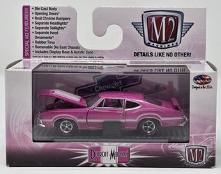 M2 Machines Detroit Muscle 1970 Oldsmobile Cutlass 442 W-30 Pink 1/64 Diecast