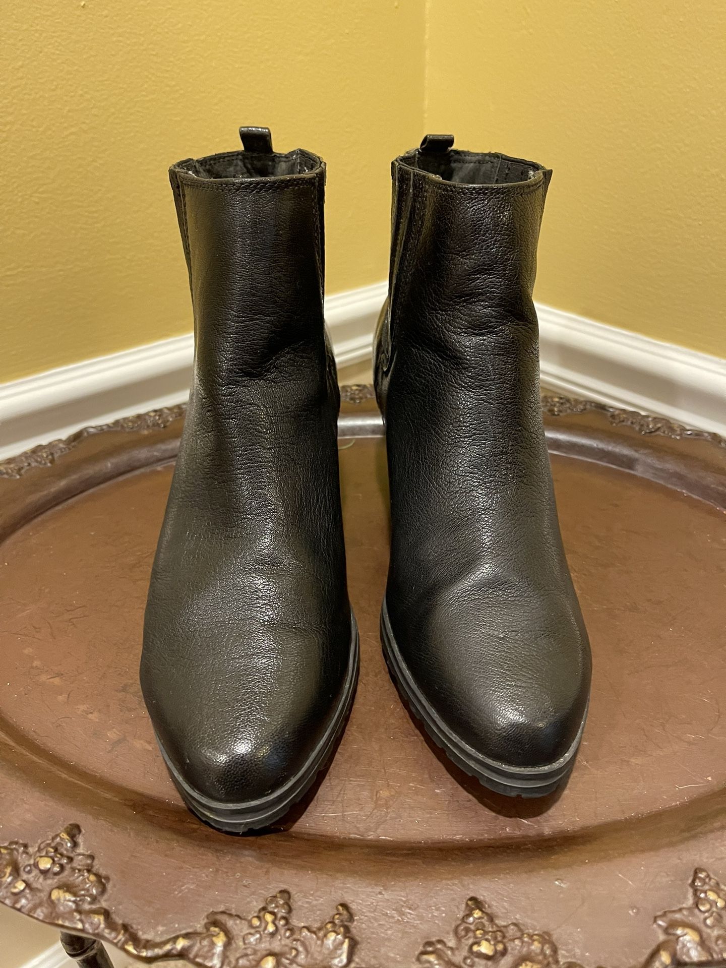 Women’s Ellen Tracy Heeled Booties