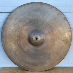 Vintage ZYN Made In England 16" Crash Cymbal for drum set ( 850g ). No cracks. Good working condition.