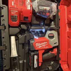 Milwaukee M18 FUEL 18V Lithium-Ion Brushless 1 in. Cordless SDS-Plus Rotary Hammer Kit with Two 6.0 Ah Batteries, Hard Case