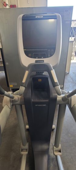 Precor AMT 885 with Open Stride w/P80 Console