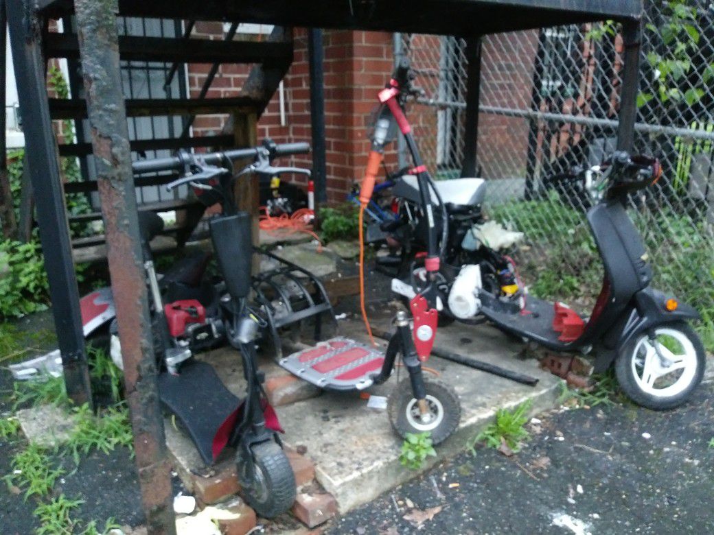 Scooter and moped (whole or parts) *mechanic special