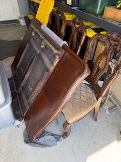 Beautiful dining table seats 8