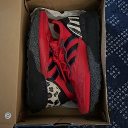 Tennis Shoes 