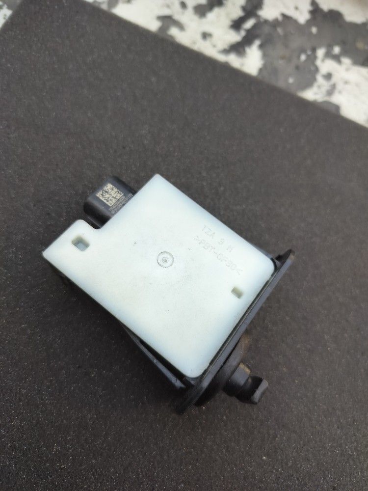 Honda Civic Fuel Filler Door