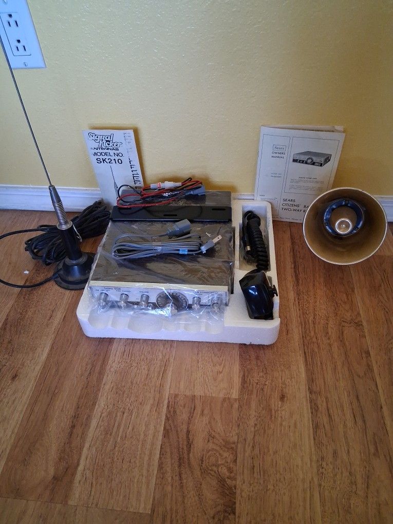 Sears Band Two Way Radio,very nice C.B.