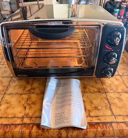 DeLonghi Convection Oven with Rotisserie attachment