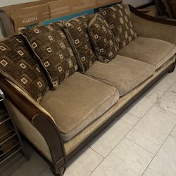 Free Sectional Couch 
