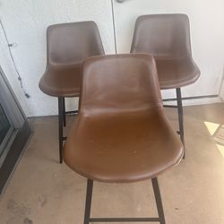 3  barstools