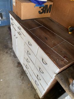 Vintage 1940s medicine cabinet