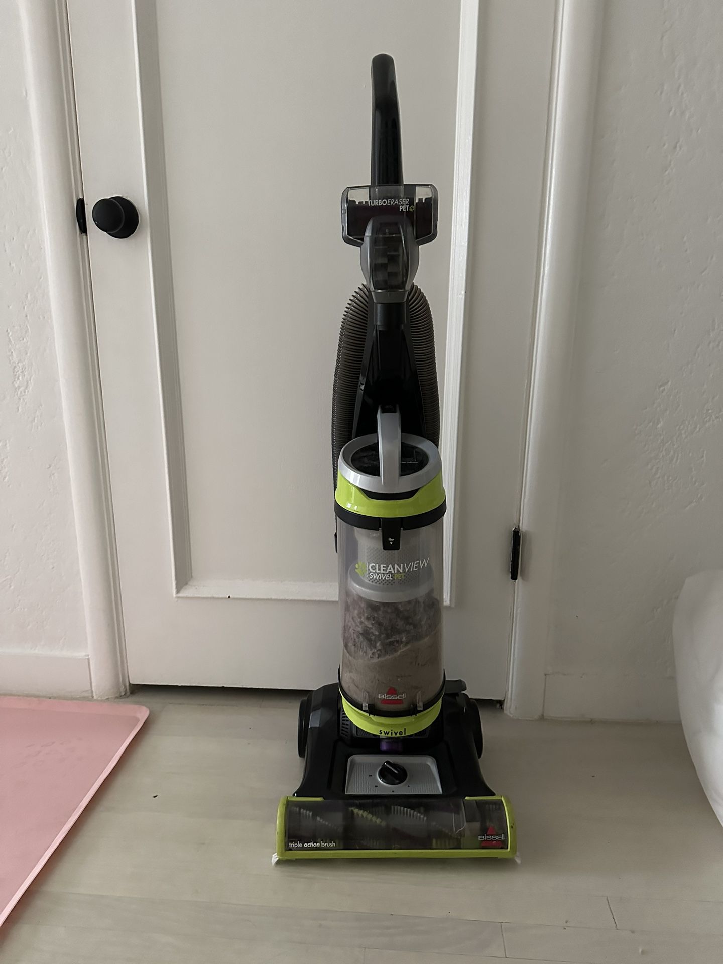 BISSELL CleanView Swivel Upright Bagless Vacuum 