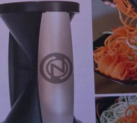 Zoodle hand held slicer