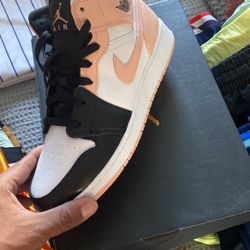 Air Jordan 1 Mid