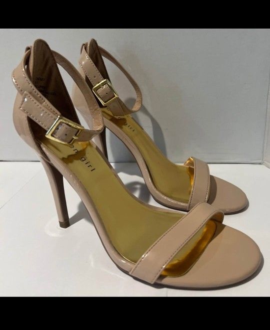 Madden Girl Nude Patent Leather Heels (Size 8.5)