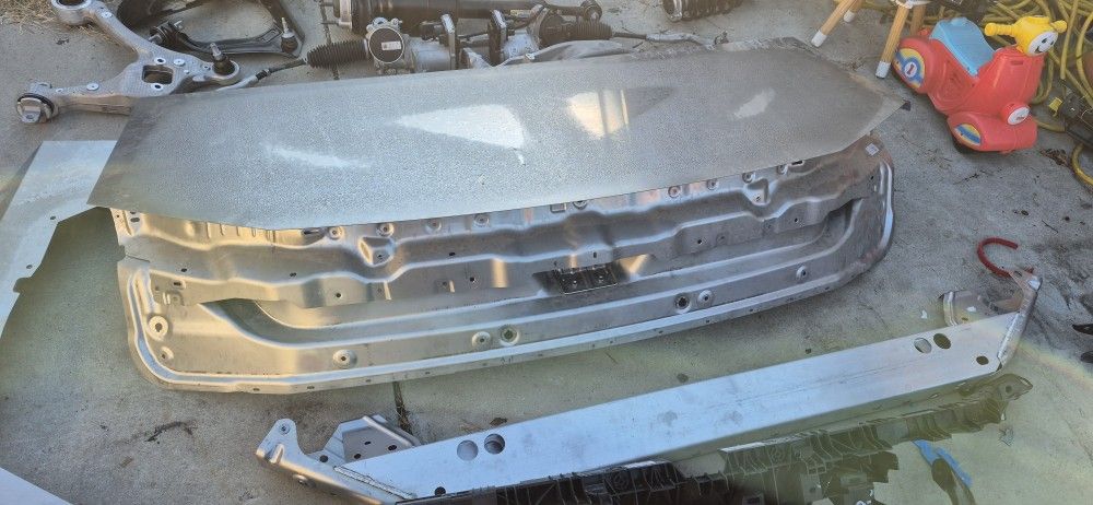 TESLA SIBER TRUCK PARTS 