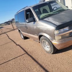 2000 Chevy Astro Van 