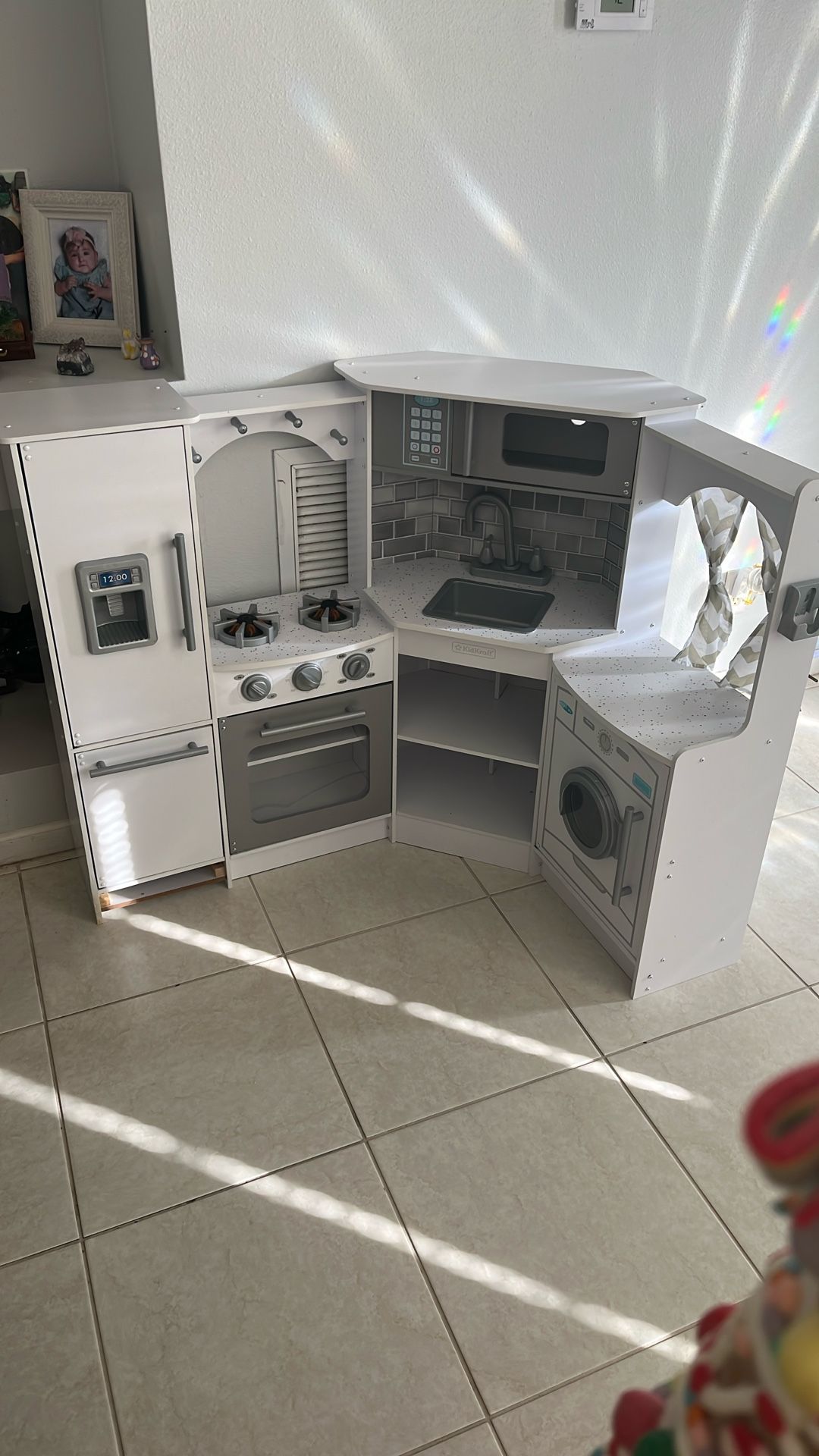 KidKraft Ultimate Corner Play Kitchen