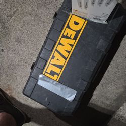Dewalt  Sazawl $75