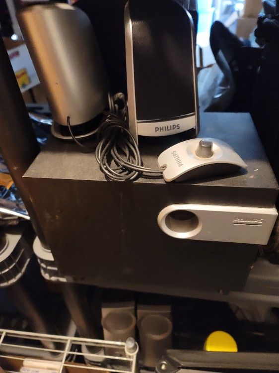Phillips MM117 Computer Sub & Satellite Speaker System