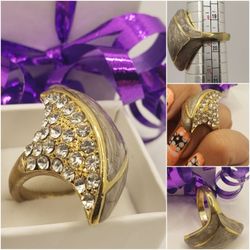 Precious Vintage Cocktail Ring Sz10,  PAVE CRYSTAL STONES Crystal stones, Very Pretty antique Ring #915
