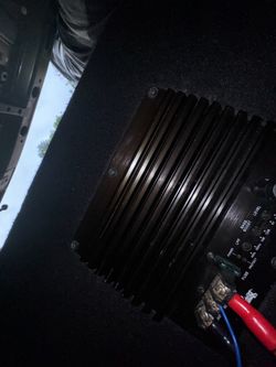 (2) 10 Inch Subwoofers, Custom box, 1000 Watt Amplifier