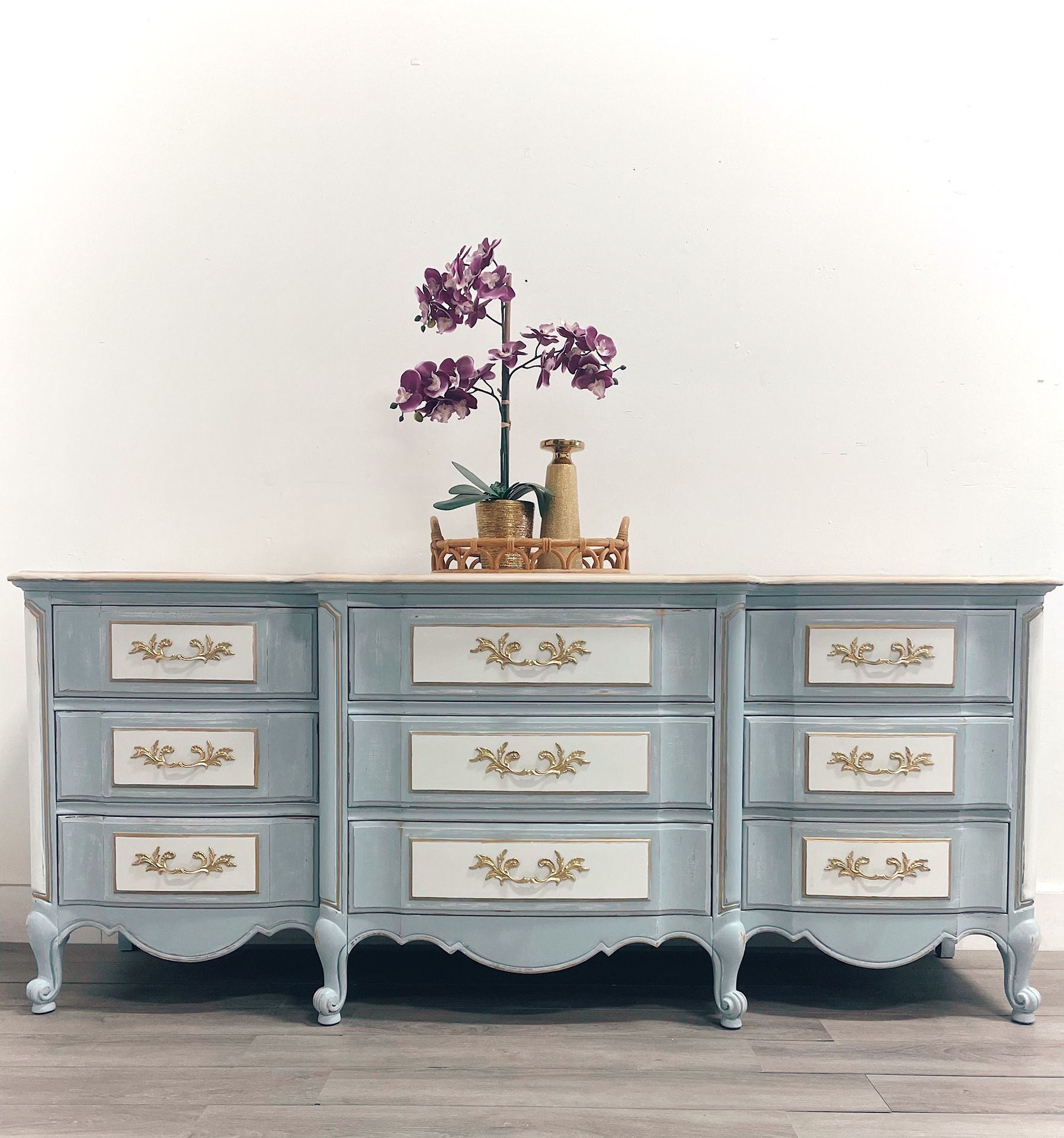 French Provincial Dresser 79x21x34