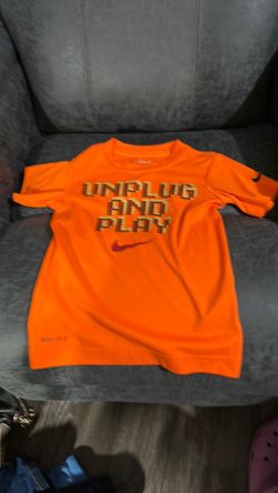 Orange boys Nike drifit shirt size 4