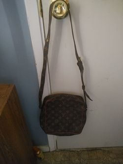 Beautiful Louis Vuitton Carry Bag.