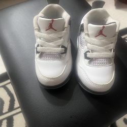 Shoes white cement Jordan 