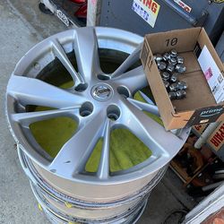 Altima alloy 17” Rims