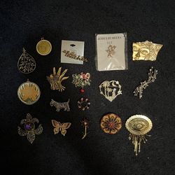 Lot Of 13 Brooches, And 6 Pendants