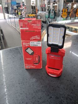 Milwaukee Packout Light
