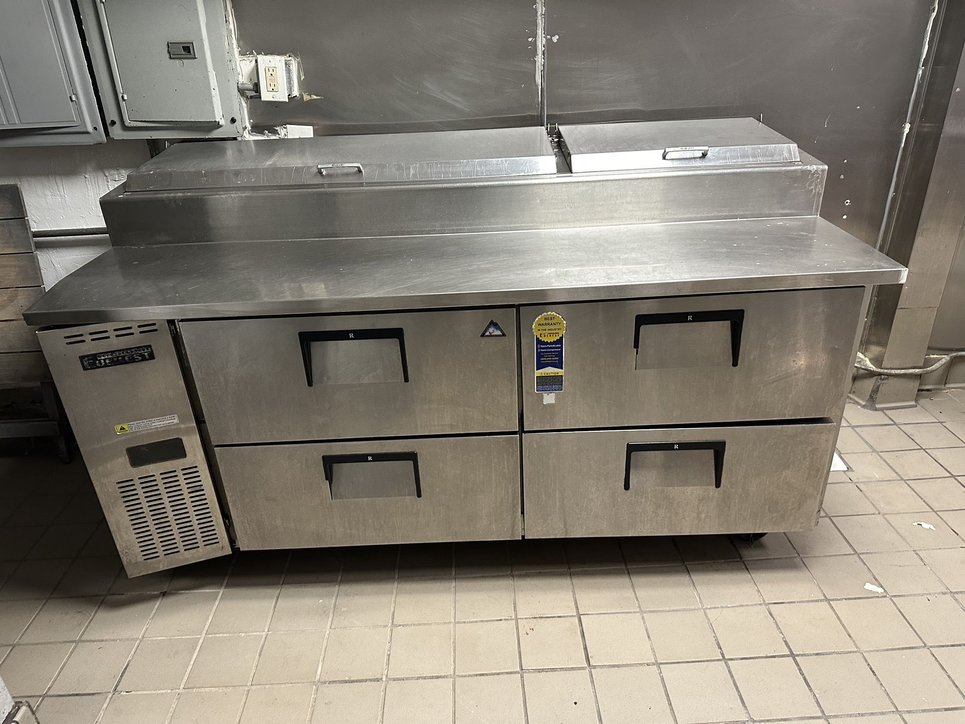 Everest Pizza prep Table