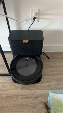 iRobot Roomba j7+ Self-Emptying Robot Vacuum — Works Great