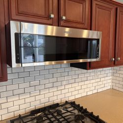 Whirlpool Vent Microwave 