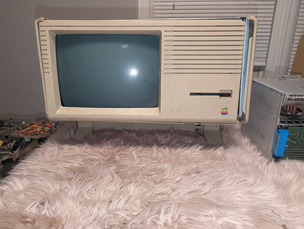 Apple Lisa tons of Vintage Apple macintosh SE Rare computer