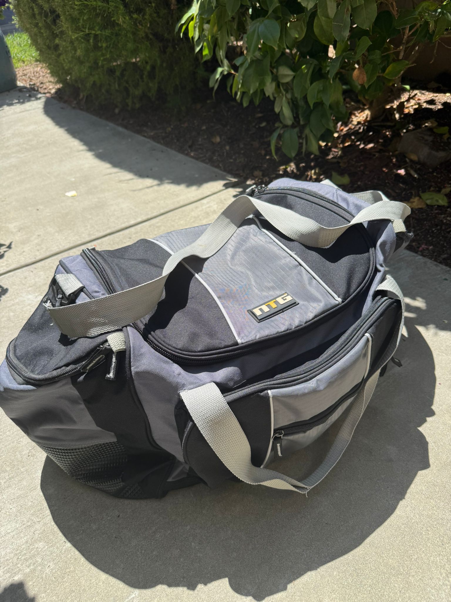 Large Grey & Black Duffel Sports Gear Outdoor Bag