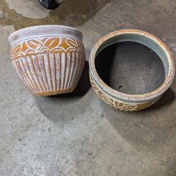 2 Medium Sized Planter Pots