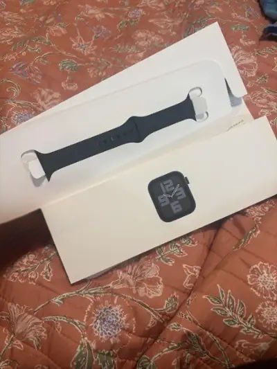 Apple - Watch SE 2nd Generation Unopened