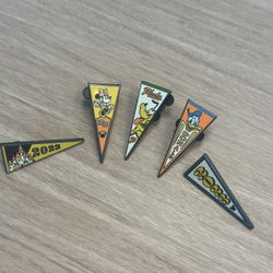 Disney Parks 2023 Mickey and Friends Pennant Mystery Pins