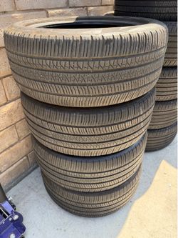 275 45 20 Pirelli I sell this Seth of tires with 80% life the 4