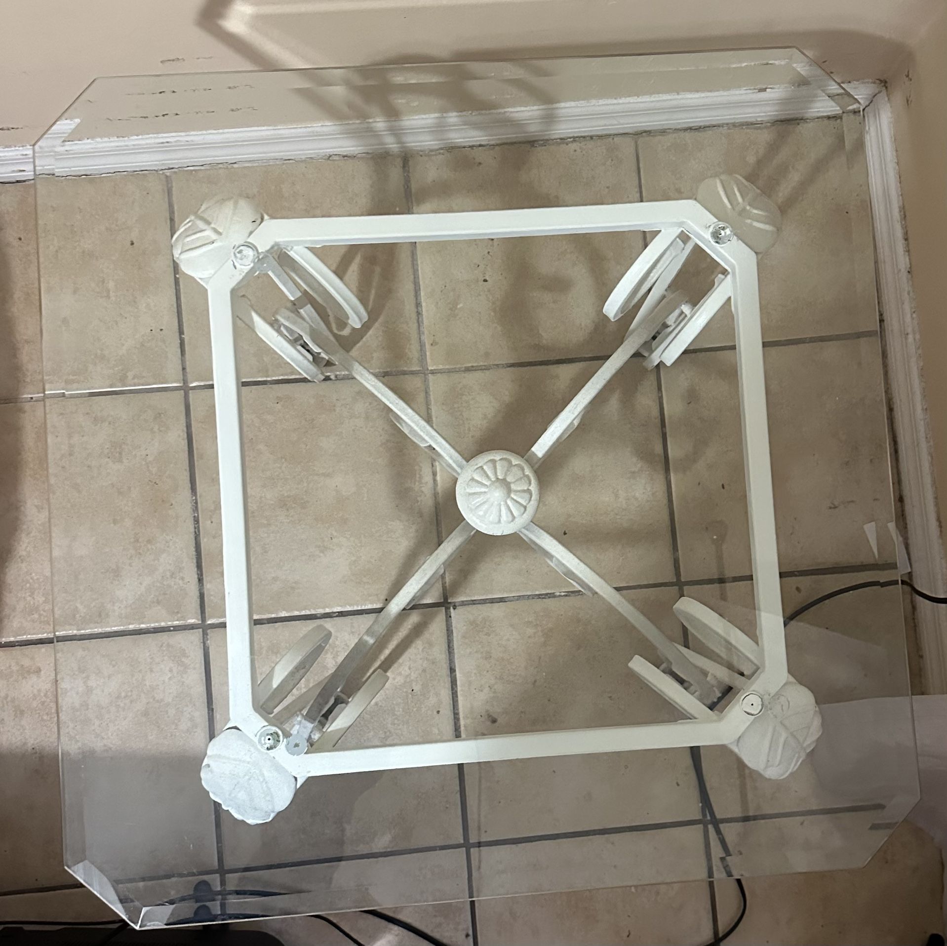 A Set Of 2 Glass End Table 