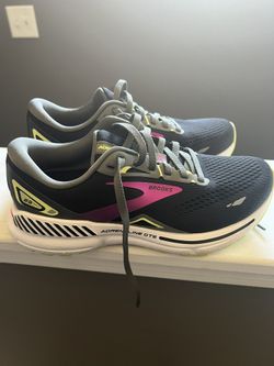 Brooks Women’s Running Shoes Size 7
