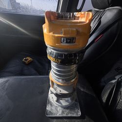 DEWALT ROUTER GREAT CONDITION 