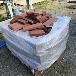 New Clay Bricks  Rusty Color “ Over 200 Sq Ft 


