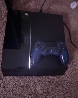 PS4, controller & 7 games
