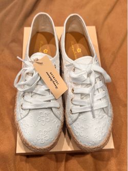 Tommy Bahamma laced up shoes size 8