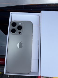 Iphone 16 pro 256GB natural titanium USA Carriers only