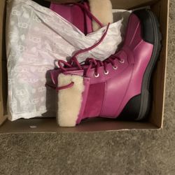 Girl Uggs 
