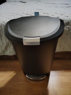 13 gallon trash can